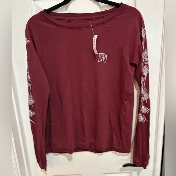 Roxy Women's Burgundy Long Sleeve T Shirt with White Leaf Design x-small - Picture 1 of 3
